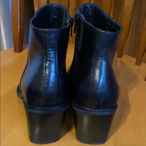 Boots - Picture 3 of 5